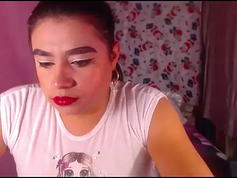 Snapshot of katrinawillff chatting on December 21, 2025, 5:53 pm katrinawillff online show from December 21, 2025, 5:53 pm