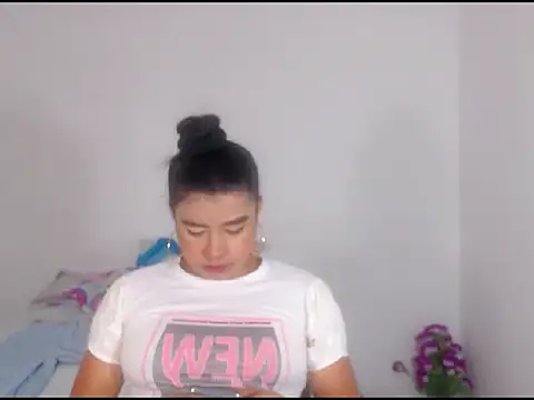 Snapshot of katrinawillff chatting on February 25, 2026, 3:21 pm katrinawillff online show from February 25, 2026, 3:21 pm