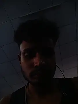 Snapshot of Aayankhan99 chatting on November 6, 2025, 1:39 am Aayankhan99 online show from November 6, 2025, 1:39 am