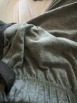 Snapshot of j1991j chatting on April 2, 2026, 4:26 pm j1991j online show from April 2, 2026, 4:26 pm