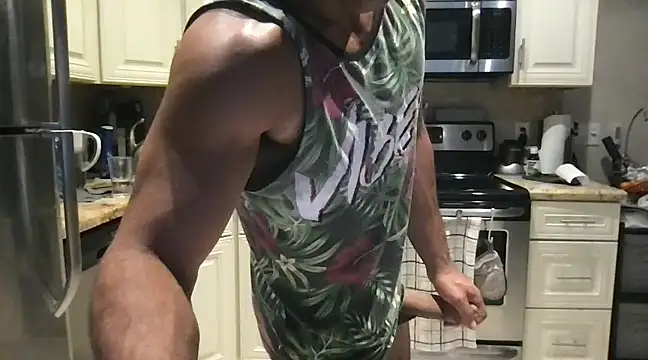 Snapshot of BigGuyMuscle chatting on February 13, 2025, 9:27 pm BigGuyMuscle online show from February 13, 2025, 9:27 pm