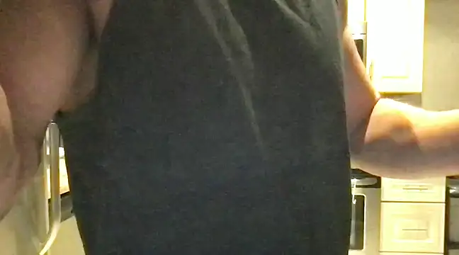 Snapshot of BigGuyMuscle chatting on February 27, 2025, 9:47 pm BigGuyMuscle online show from February 27, 2025, 9:47 pm
