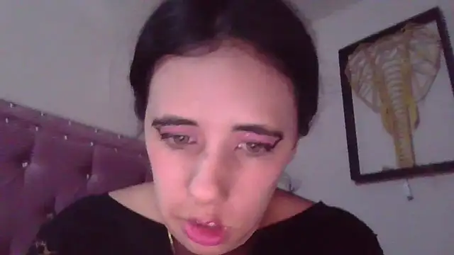 Snapshot of annarose19 chatting on December 11, 2024, 1:15 am annarose19 online show from December 11, 2024, 1:15 am