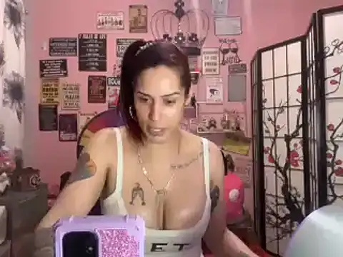 Snapshot of latinacubana chatting on March 12, 2025, 10:16 am latinacubana online show from March 12, 2025, 10:16 am