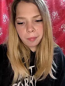 Zuli Kiska online show from October 27, 2025, 9:30 pm