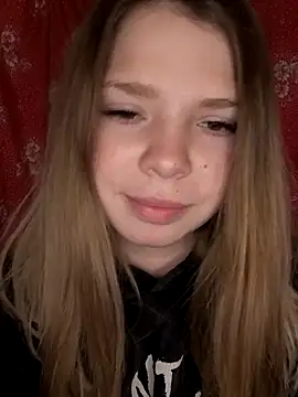 Snapshot of Zuli_Kiska chatting on January 6, 2026, 7:39 pm Zuli Kiska online show from January 6, 2026, 7:39 pm