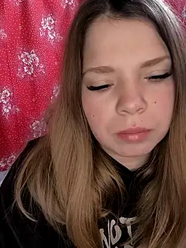 Snapshot of Zuli_Kiska chatting on February 7, 2026, 9:07 pm Zuli Kiska online show from February 7, 2026, 9:07 pm