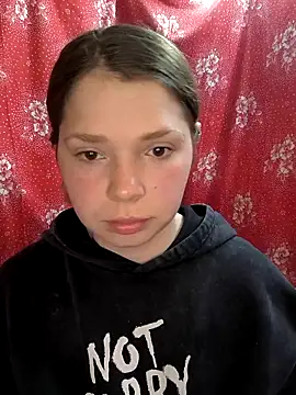 Snapshot of Zuli_Kiska chatting on April 3, 2026, 6:28 pm Zuli Kiska online show from April 3, 2026, 6:28 pm