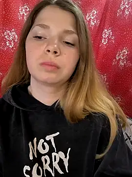 Snapshot of Zuli_Kiska chatting on April 18, 2026, 10:30 am Zuli Kiska online show from April 18, 2026, 10:30 am