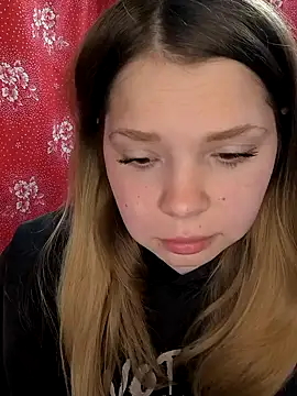 Snapshot of Zuli_Kiska chatting on April 23, 2026, 10:36 am Zuli Kiska online show from April 23, 2026, 10:36 am