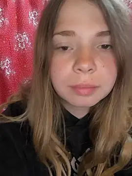 Snapshot of Zuli_Kiska chatting on May 30, 2026, 10:34 am Zuli Kiska online show from May 30, 2026, 10:34 am
