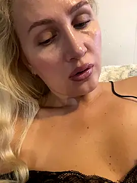 YourBlondee online show from October 23, 2025, 2:00 am