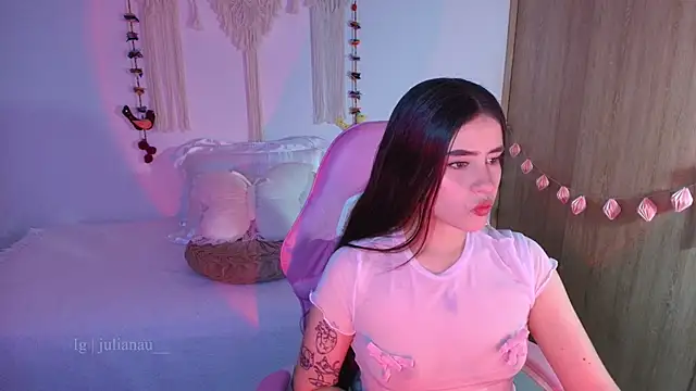 iriswest  online show from April 6, 2026, 1:14 am