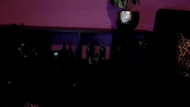 Snapshot of beauty-of-pain chatting on March 13, 2026, 3:40 pm beauty-of-pain online show from March 13, 2026, 3:40 pm