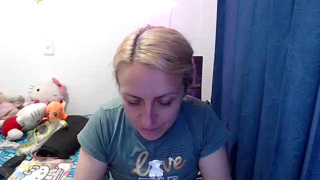 kittykalor09 online show from December 12, 2024, 5:10 am