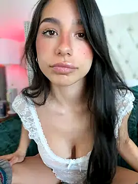 LoveLillyy online show from October 28, 2025, 8:22 pm