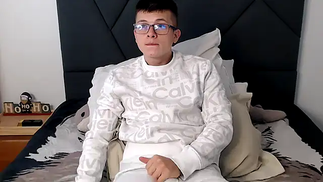 Snapshot of MathewCollin chatting on February 3, 2025, 12:25 pm MathewCollin online show from February 3, 2025, 12:25 pm