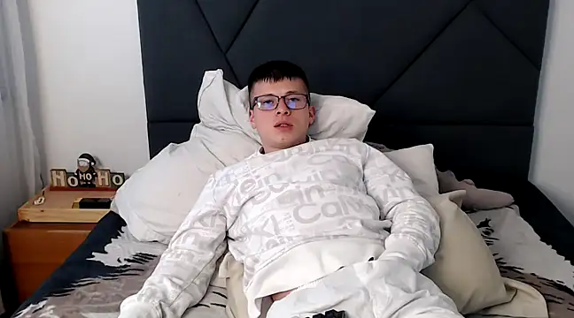 Snapshot of MathewCollin chatting on February 3, 2025, 3:27 pm MathewCollin online show from February 3, 2025, 3:27 pm