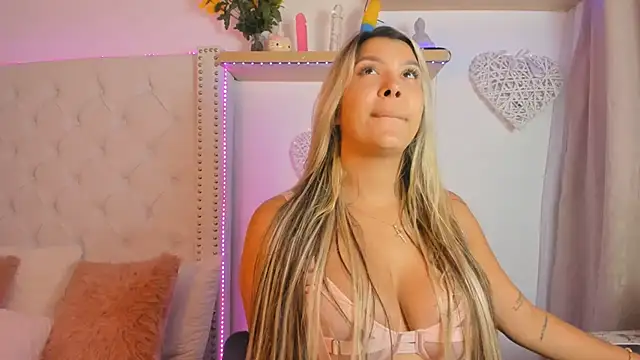 sara montiell online show from December 5, 2024, 10:34 pm