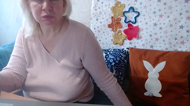 QueenLana online show from February 2, 2026, 6:34 am