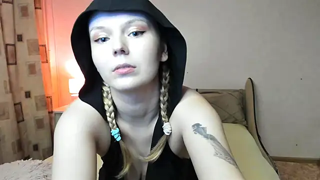 Snapshot of Vivian_Davis chatting on March 4, 2025, 6:07 pm Vivian Davis online show from March 4, 2025, 6:07 pm