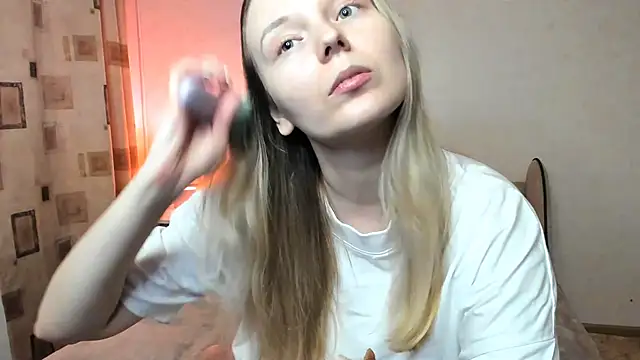 Snapshot of Vivian_Davis chatting on March 6, 2025, 6:05 pm Vivian Davis online show from March 6, 2025, 6:05 pm