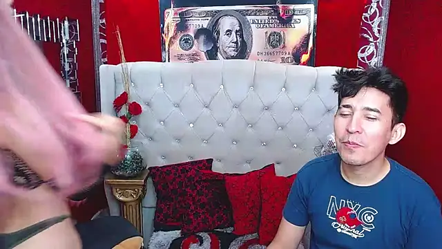 Snapshot of shannentrans chatting on December 12, 2024, 12:16 am shannentrans online show from December 12, 2024, 12:16 am