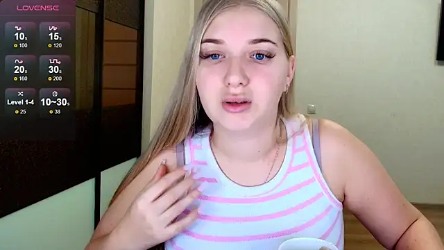 Snapshot of Adr1ana_ chatting on November 28, 2025, 4:37 am Adr1ana online show from November 28, 2025, 4:37 am