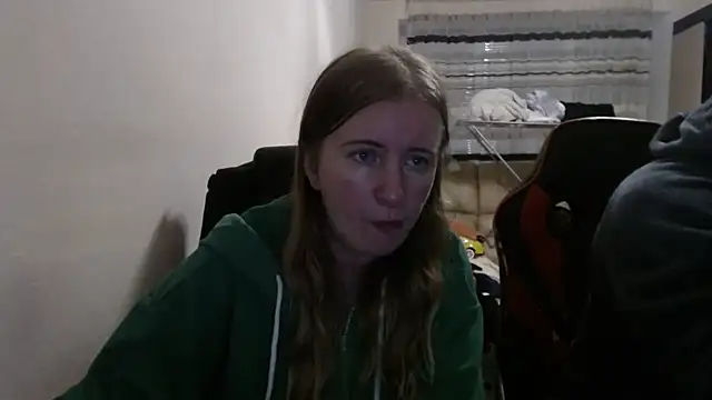 PeterAndJen online show from October 18, 2025, 7:47 pm