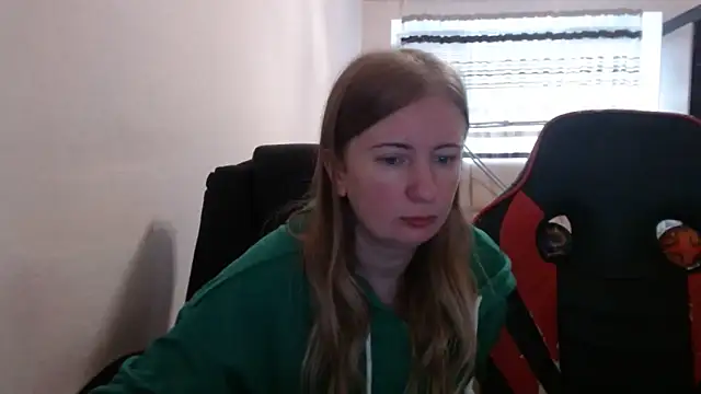 PeterAndJen online show from October 20, 2025, 6:25 am