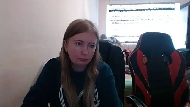 PeterAndJen online show from October 31, 2025, 8:04 am