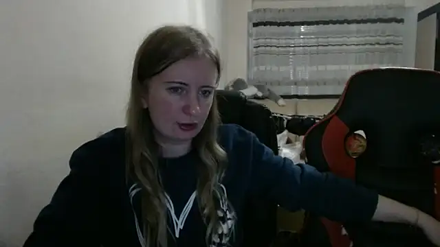 PeterAndJen online show from November 1, 2025, 8:22 pm