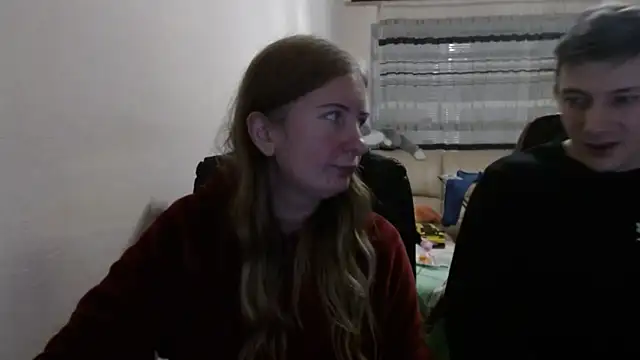 PeterAndJen online show from November 16, 2025, 6:46 pm