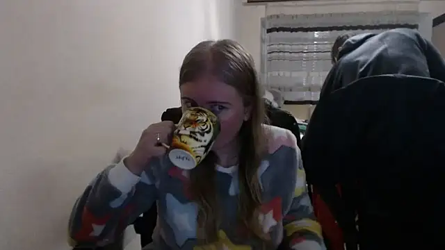 Snapshot of PeterAndJen chatting on December 17, 2025, 6:14 pm PeterAndJen online show from December 17, 2025, 6:14 pm