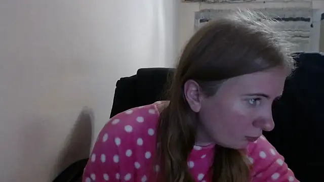 Snapshot of PeterAndJen chatting on January 6, 2026, 7:17 pm PeterAndJen online show from January 6, 2026, 7:17 pm