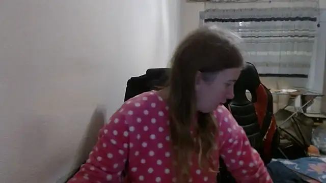 Snapshot of PeterAndJen chatting on January 7, 2026, 7:38 pm PeterAndJen online show from January 7, 2026, 7:38 pm