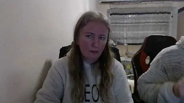 Snapshot of PeterAndJen chatting on February 2, 2026, 7:34 pm PeterAndJen online show from February 2, 2026, 7:34 pm