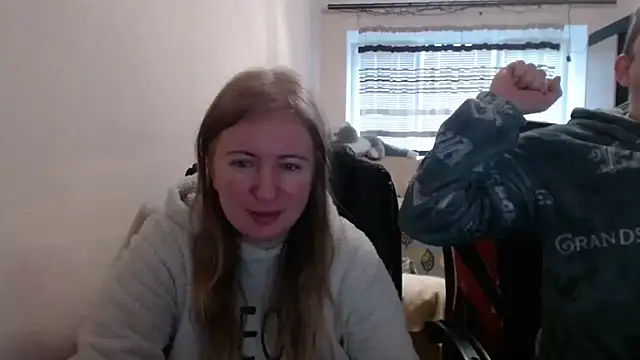 Snapshot of PeterAndJen chatting on February 5, 2026, 7:02 am PeterAndJen online show from February 5, 2026, 7:02 am