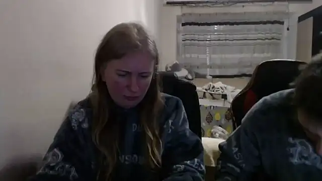 Snapshot of PeterAndJen chatting on February 5, 2026, 7:07 pm PeterAndJen online show from February 5, 2026, 7:07 pm