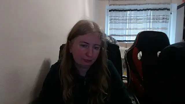 Snapshot of PeterAndJen chatting on March 18, 2026, 6:22 pm PeterAndJen online show from March 18, 2026, 6:22 pm