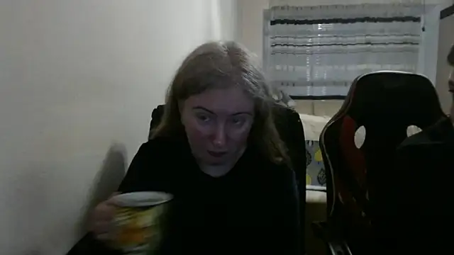 Snapshot of PeterAndJen chatting on March 31, 2026, 5:24 pm PeterAndJen online show from March 31, 2026, 5:24 pm