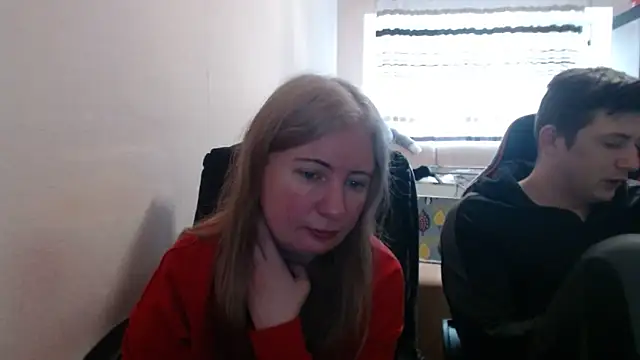 Snapshot of PeterAndJen chatting on April 9, 2026, 6:30 am PeterAndJen online show from April 9, 2026, 6:30 am