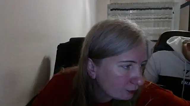 Snapshot of PeterAndJen chatting on April 11, 2026, 7:51 pm PeterAndJen online show from April 11, 2026, 7:51 pm