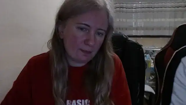 Snapshot of PeterAndJen chatting on April 12, 2026, 8:14 pm PeterAndJen online show from April 12, 2026, 8:14 pm