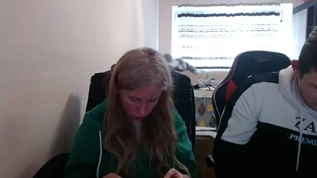 Snapshot of PeterAndJen chatting on April 15, 2026, 4:58 pm PeterAndJen online show from April 15, 2026, 4:58 pm