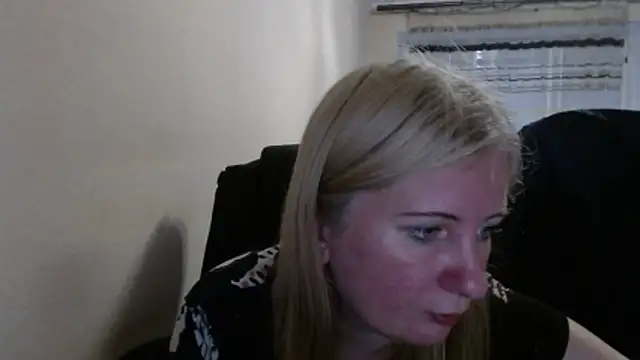 Snapshot of PeterAndJen chatting on May 31, 2026, 6:09 pm PeterAndJen online show from May 31, 2026, 6:09 pm