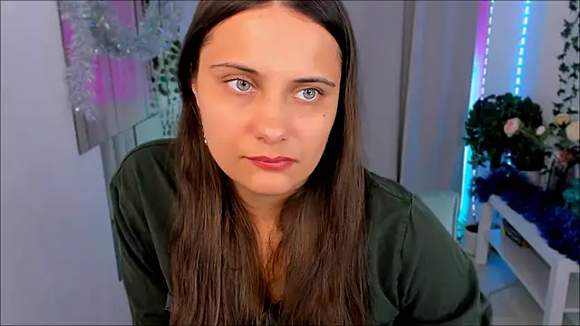 Snapshot of Orfeya chatting on December 20, 2025, 4:03 pm Orfeya online show from December 20, 2025, 4:03 pm