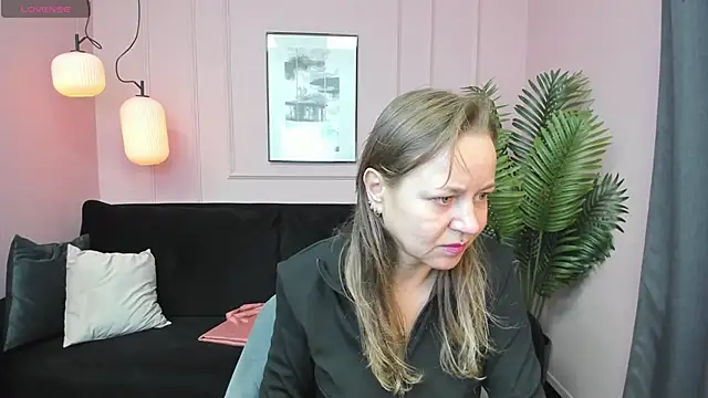 Snapshot of GabrielGold chatting on October 3, 2025, 8:28 pm GabrielGold online show from October 3, 2025, 8:28 pm