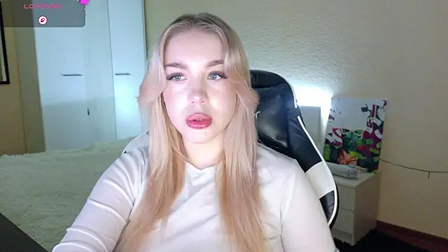 Snapshot of ariashaa chatting on December 4, 2025, 2:26 pm ariashaa online show from December 4, 2025, 2:26 pm