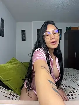 Snapshot of Angela_isabella chatting on April 13, 2026, 12:32 pm Angela isabella online show from April 13, 2026, 12:32 pm
